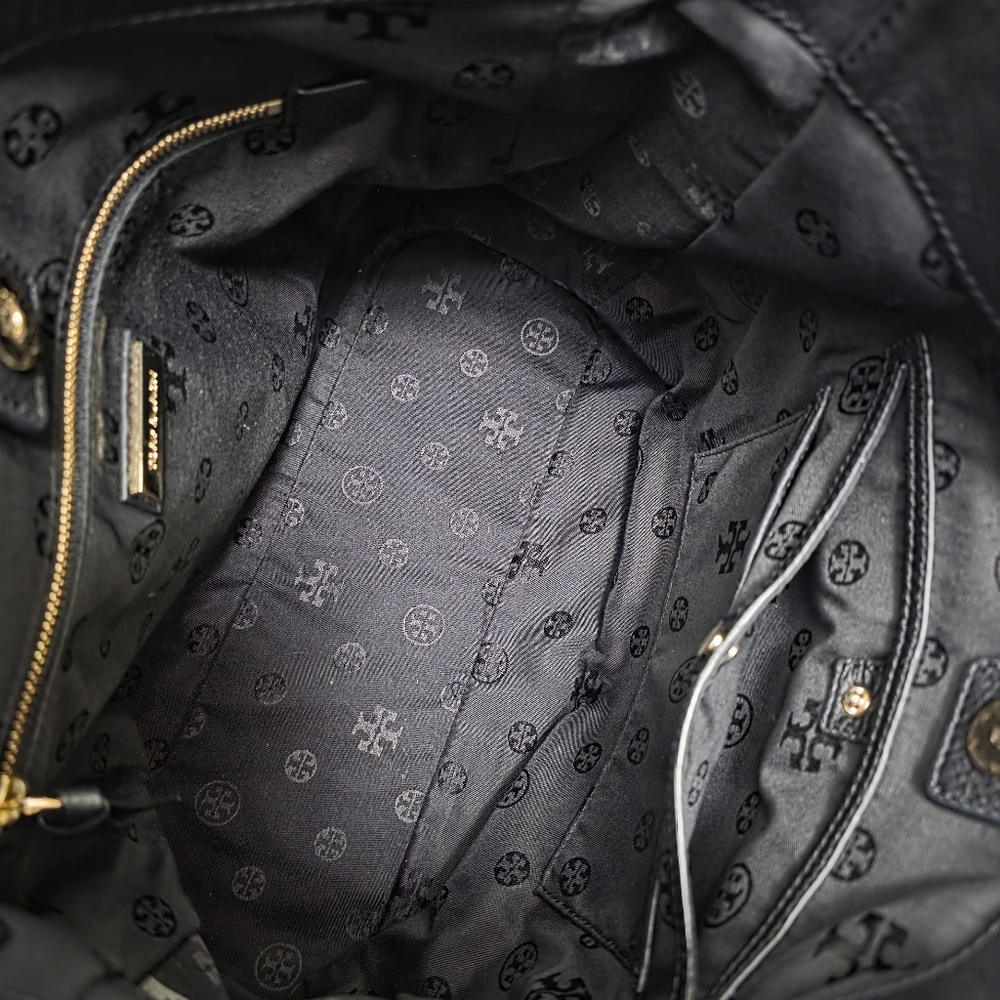 Tory Burch | Britten Black Leather Hobo Bag - Picture 10 of 16
